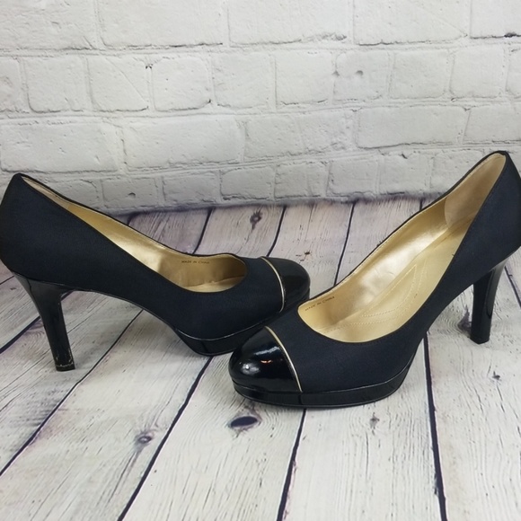 Black and gold heels - Picture 4 of 5